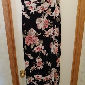 Long skirt Rue 21 size medium